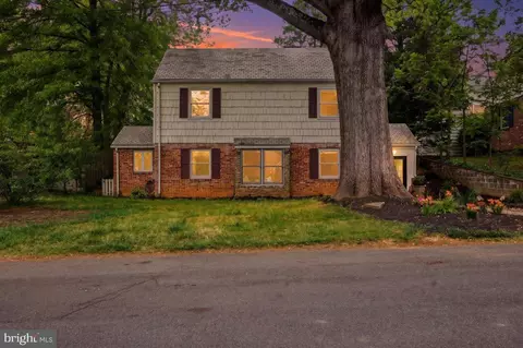 1613 N Springwood Dr N, Silver Spring, MD 20910