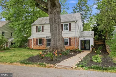 Exterior - 1613 N Springwood Dr N, Silver Spring, MD 20910 photo 4 of 11