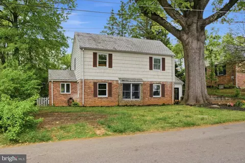 Exterior - 1613 N Springwood Dr N, Silver Spring, MD 20910 photo 3 of 11