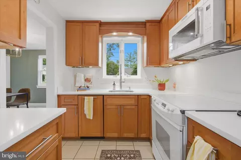 Kitchen - 1613 N Springwood Dr N, Silver Spring, MD 20910 photo 2 of 3