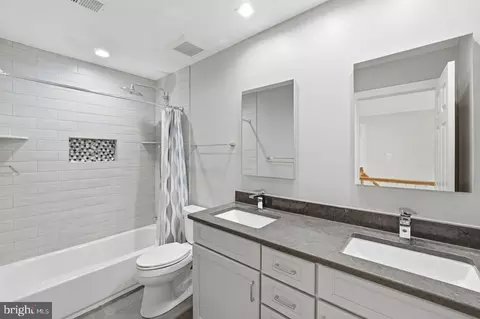 Bath - 10816 Maplecrest Ln, Potomac, MD 20854 photo 2 of 4