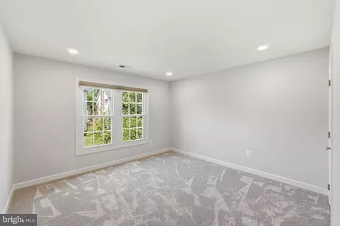 Bedroom - 10816 Maplecrest Ln, Potomac, MD 20854 photo 2 of 3