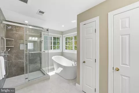 Bath - 10816 Maplecrest Ln, Potomac, MD 20854 photo 1 of 4
