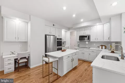 Kitchen - 10816 Maplecrest Ln, Potomac, MD 20854 photo 2 of 3