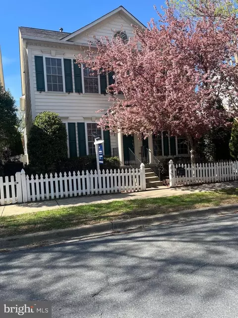 845 Lake Varuna Dr, Gaithersburg, MD 20878