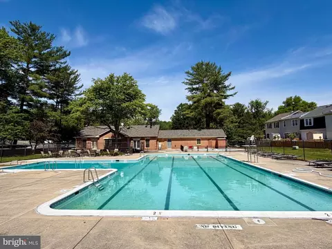 35 County Ct #18-8, Gaithersburg, MD 20878