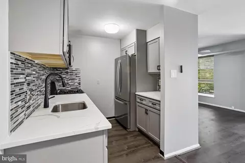 Kitchen - 2201 Greenery Ln #104-11, Silver Spring, MD 20906 photo 2 of 4