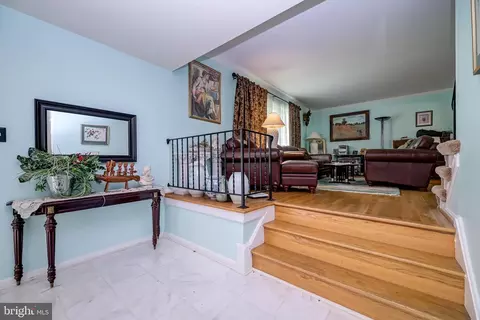 Entry Way - 702 Buccaneer Ct, Silver Spring, MD 20904 photo 3 of 3