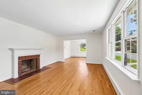 Living - 400 Southwest Dr, Silver Spring, MD 20901 photo 8 of 12