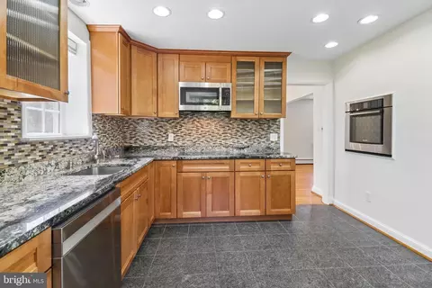 Kitchen - 400 Southwest Dr, Silver Spring, MD 20901 photo 3 of 6