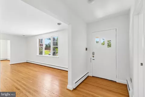 Entry Way - 400 Southwest Dr, Silver Spring, MD 20901 photo 2 of 2