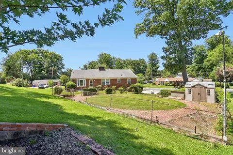 Exterior - 400 Southwest Dr, Silver Spring, MD 20901 photo 3 of 4