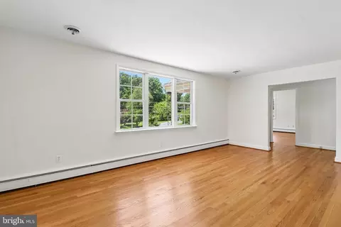 Living - 400 Southwest Dr, Silver Spring, MD 20901 photo 6 of 12