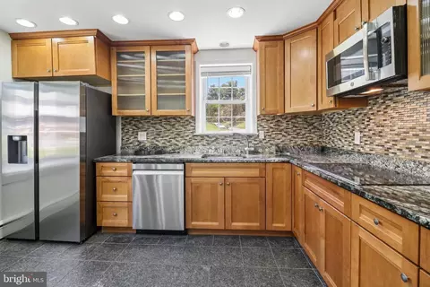 Kitchen - 400 Southwest Dr, Silver Spring, MD 20901 photo 4 of 6
