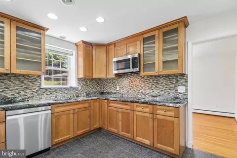 Kitchen - 400 Southwest Dr, Silver Spring, MD 20901 photo 6 of 6