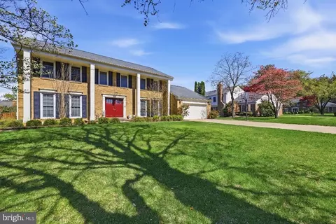 9305 Orchard Brook Dr, Potomac, MD 20854
