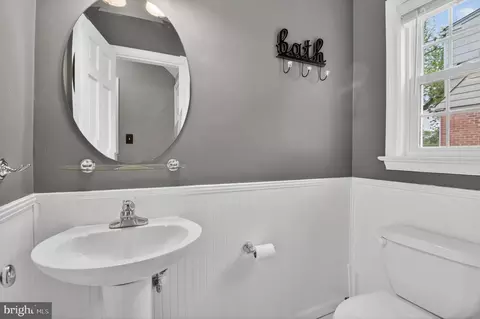 Bath - 1908 Brisbane St, Silver Spring, MD 20902 photo 1 of 3