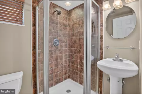 Bath - 1908 Brisbane St, Silver Spring, MD 20902 photo 3 of 3