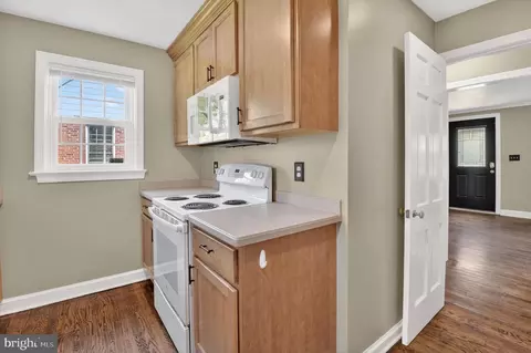 Entry Way - 1908 Brisbane St, Silver Spring, MD 20902 photo 1 of 4