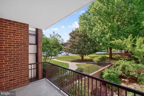 Exterior - 2004 Coleridge Dr #20-201, Silver Spring, MD 20902 photo 1 of 9