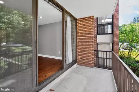 Exterior - 2004 Coleridge Dr #20-201, Silver Spring, MD 20902 photo 3 of 9