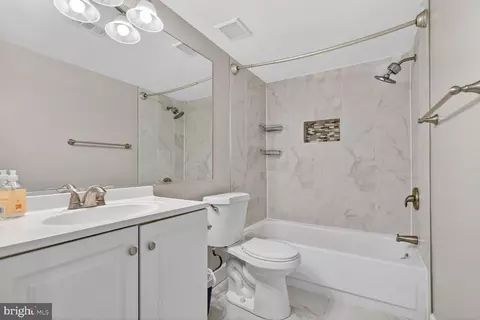 Bath - 2004 Coleridge Dr #20-201, Silver Spring, MD 20902 photo 1 of 3