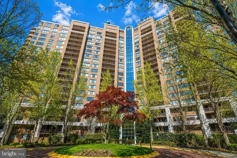 10101 Grosvenor Pl #614, North Bethesda, MD 20852