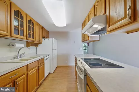 Kitchen - 14550 Kelmscot Dr #186-A, Silver Spring, MD 20906 photo 4 of 5