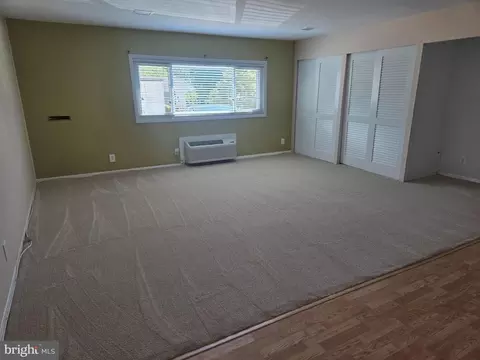 Living - 14550 Kelmscot Dr #186-A, Silver Spring, MD 20906 photo 7 of 7