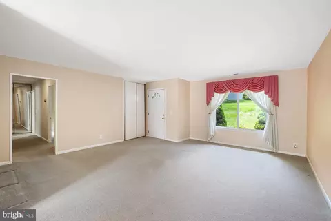 Living - 14550 Kelmscot Dr #186-A, Silver Spring, MD 20906 photo 3 of 7