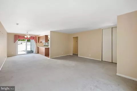 Living - 14550 Kelmscot Dr #186-A, Silver Spring, MD 20906 photo 4 of 7