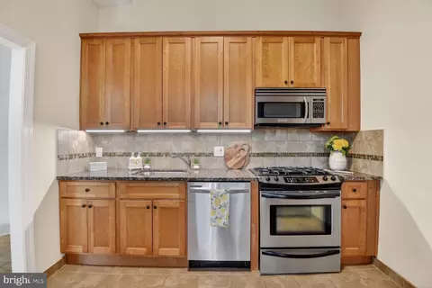 Kitchen - 10862 Bucknell Dr #301, Silver Spring, MD 20902 photo 2 of 4