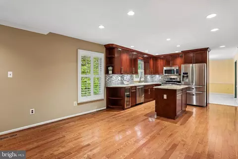 Kitchen - 110 Summit Hall Rd, Gaithersburg, MD 20877 photo 3 of 4