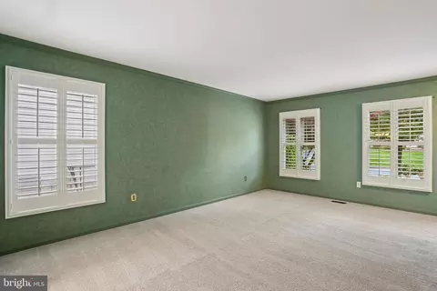 Living - 110 Summit Hall Rd, Gaithersburg, MD 20877 photo 9 of 10