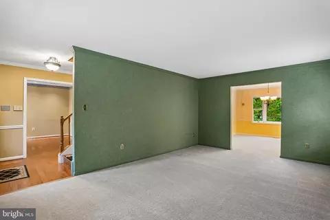 Living - 110 Summit Hall Rd, Gaithersburg, MD 20877 photo 7 of 10