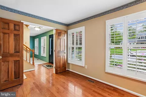 Entry Way - 110 Summit Hall Rd, Gaithersburg, MD 20877 photo 2 of 8