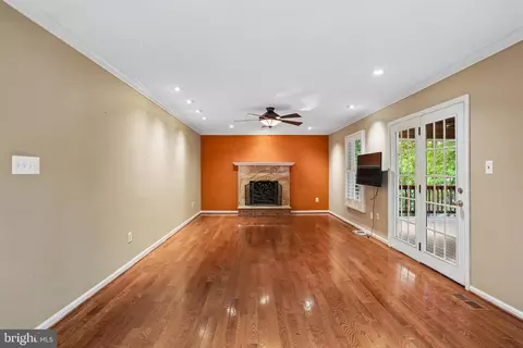 Living - 110 Summit Hall Rd, Gaithersburg, MD 20877 photo 2 of 10
