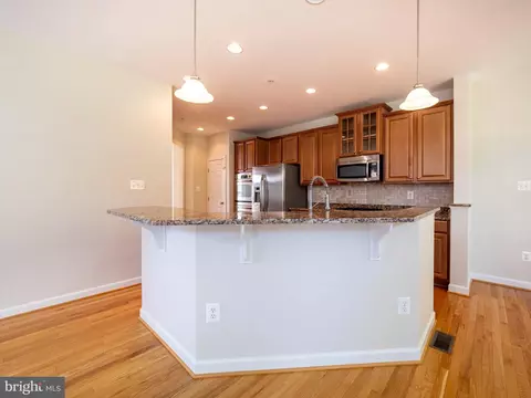 Kitchen - 30 Sharpstead Ln, Gaithersburg, MD 20878 photo 5 of 5