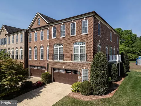 30 Sharpstead Ln, Gaithersburg, MD 20878