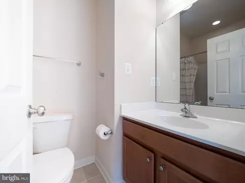 Bath - 30 Sharpstead Ln, Gaithersburg, MD 20878 photo 1 of 6