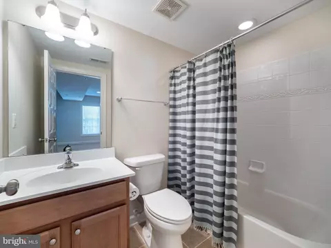 Bath - 30 Sharpstead Ln, Gaithersburg, MD 20878 photo 6 of 6