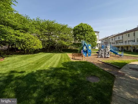 Exterior - 30 Sharpstead Ln, Gaithersburg, MD 20878 photo 4 of 4