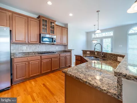 Kitchen - 30 Sharpstead Ln, Gaithersburg, MD 20878 photo 2 of 5