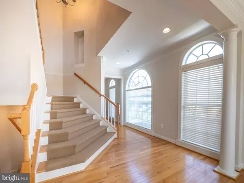Entry Way - 30 Sharpstead Ln, Gaithersburg, MD 20878 photo 2 of 4