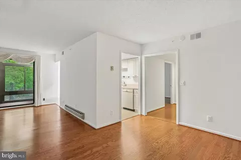 Living - 15210 Elkridge Way #91-2E, Silver Spring, MD 20906 photo 5 of 9