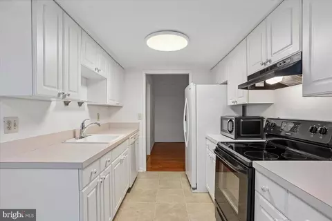 Kitchen - 15210 Elkridge Way #91-2E, Silver Spring, MD 20906 photo 3 of 6