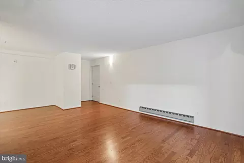 Living - 15210 Elkridge Way #91-2E, Silver Spring, MD 20906 photo 3 of 9