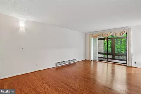 Living - 15210 Elkridge Way #91-2E, Silver Spring, MD 20906 photo 2 of 9