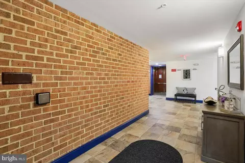 Entry Way - 15210 Elkridge Way #91-2E, Silver Spring, MD 20906 photo 6 of 7