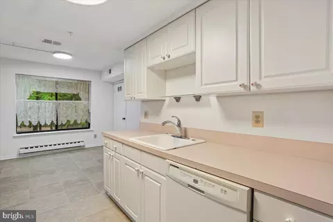 Kitchen - 15210 Elkridge Way #91-2E, Silver Spring, MD 20906 photo 4 of 6